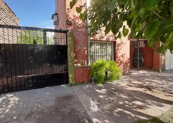 Departamento Muy Amplio Y Comodo. Impecable! Pb