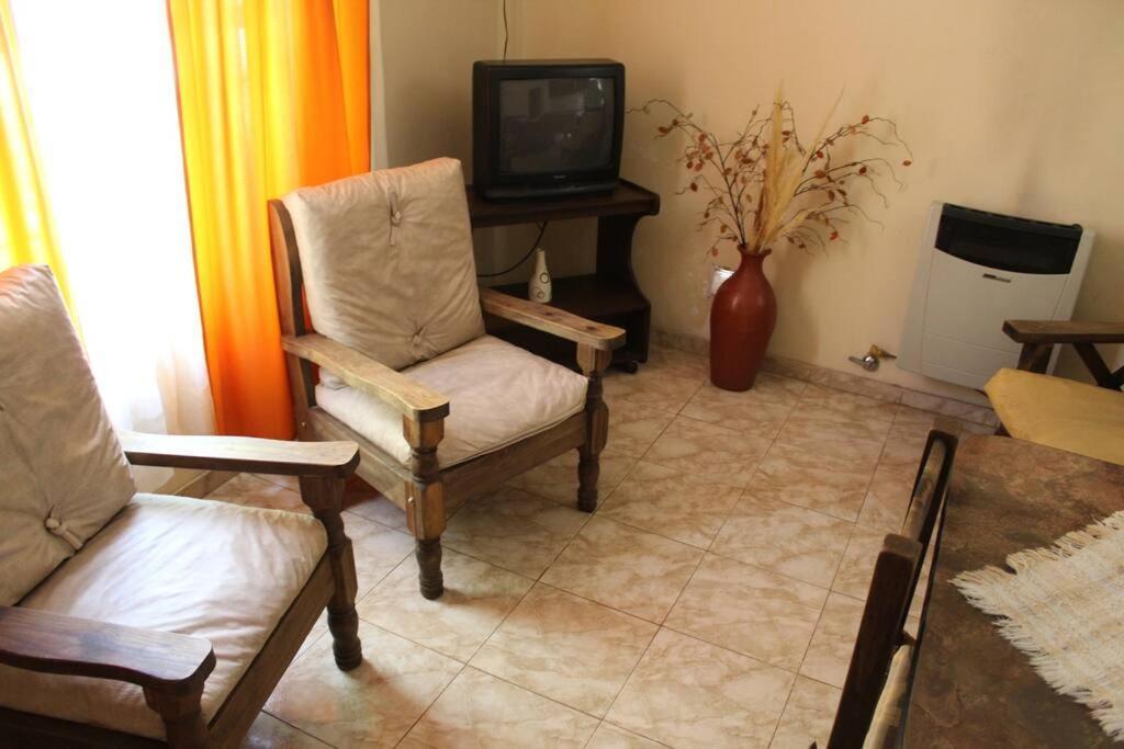 Departamento Muy Amplio Y Comodo. Impecable! Pb